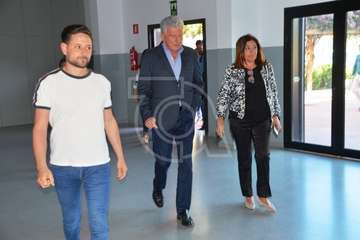 Reunión de los candidatos nacionalistas (NC) con la directiva del colectivo vecinal del Valle de los Nueve (Foto TA)